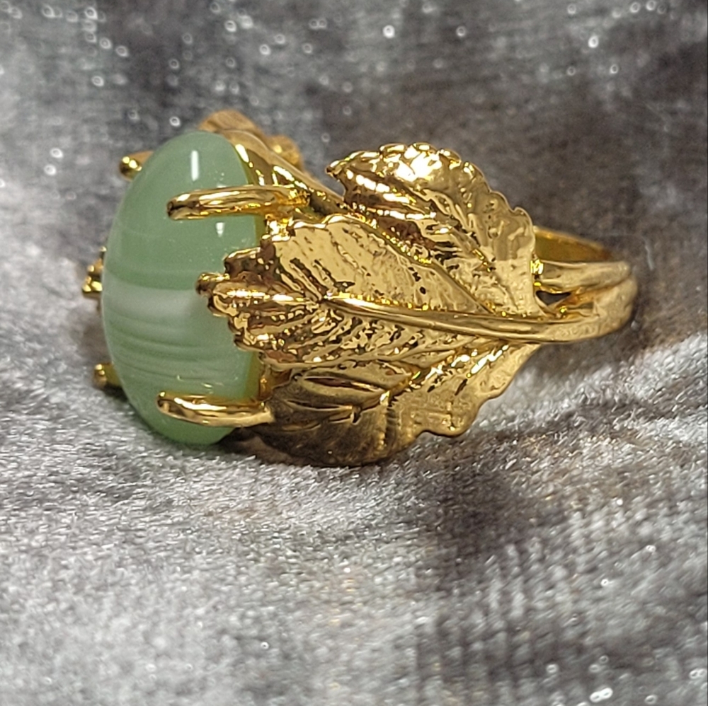 Luxury Light Green Leaf Fashion Ring - Picture 4 of 7